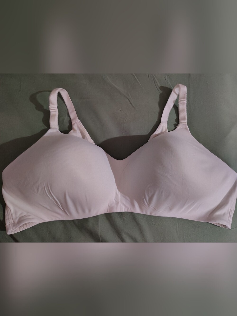 torrid Curve Wireless White Bra Size 44C